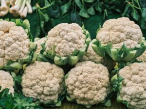 Article: Cauliflower companion plants. 7 white Cauliflowers